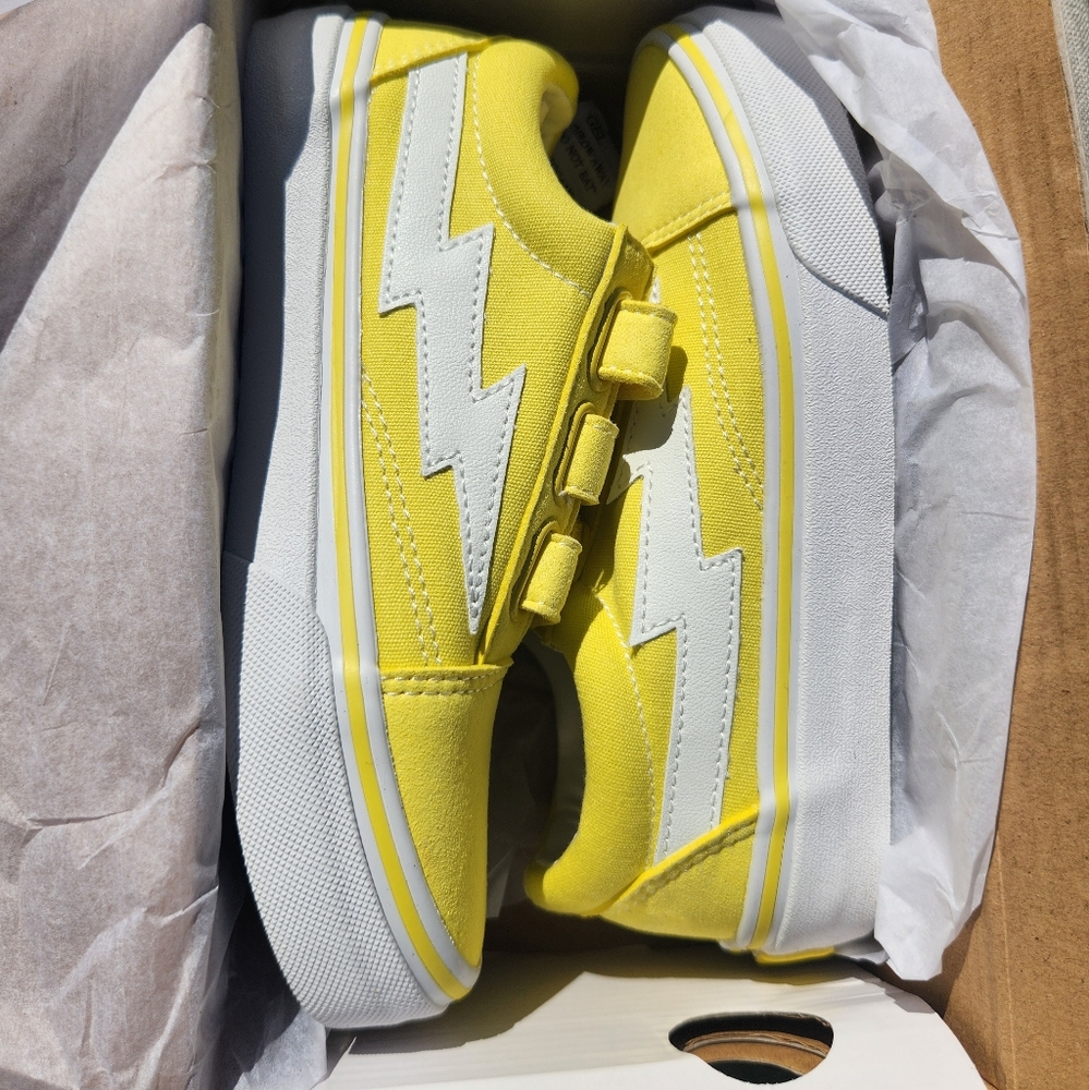 Revenge x Storm “Black Straps” Size 1y - Picture 4 of 6